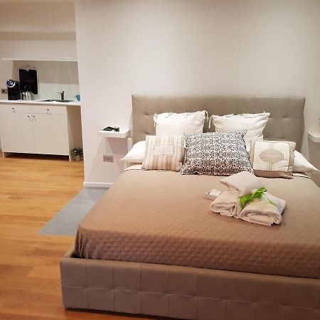 Via Roma Apartment Deluxe Salerno Eksteriør billede