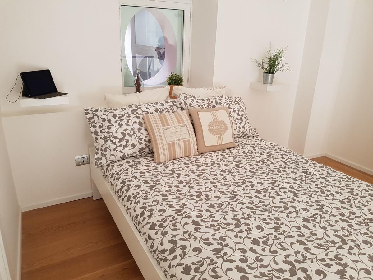 Via Roma Apartment Deluxe Salerno Eksteriør billede